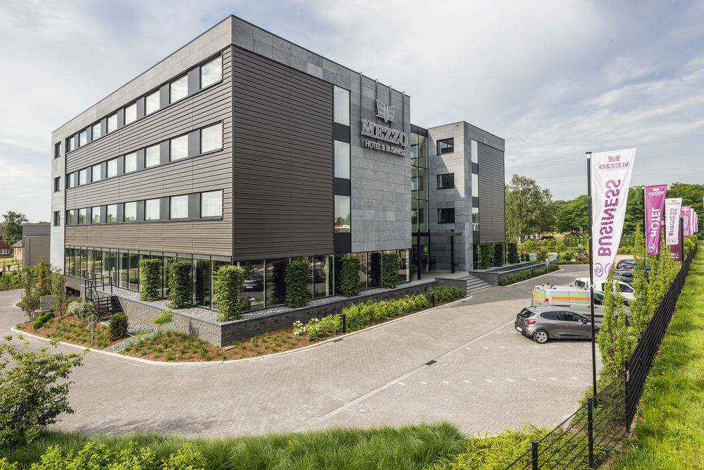 Mezzo Hotel & Business Beringen Zewnętrze zdjęcie